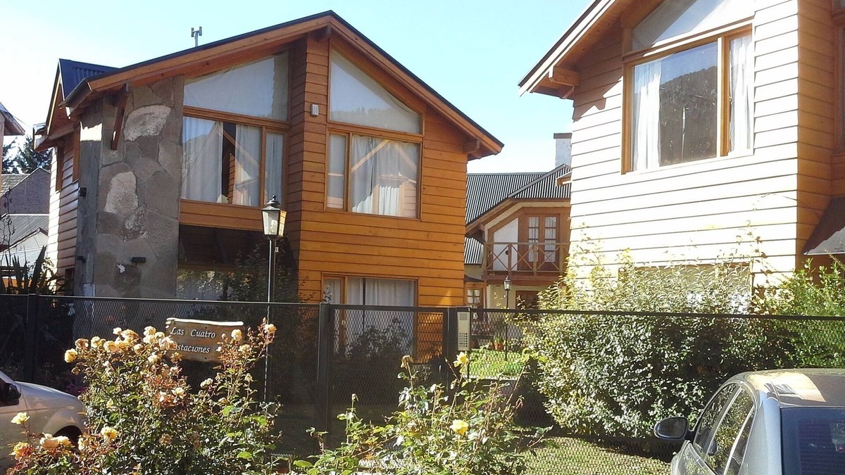 Lanin National Park Cabin | Cabin Cuatro Estaciones with mountain views