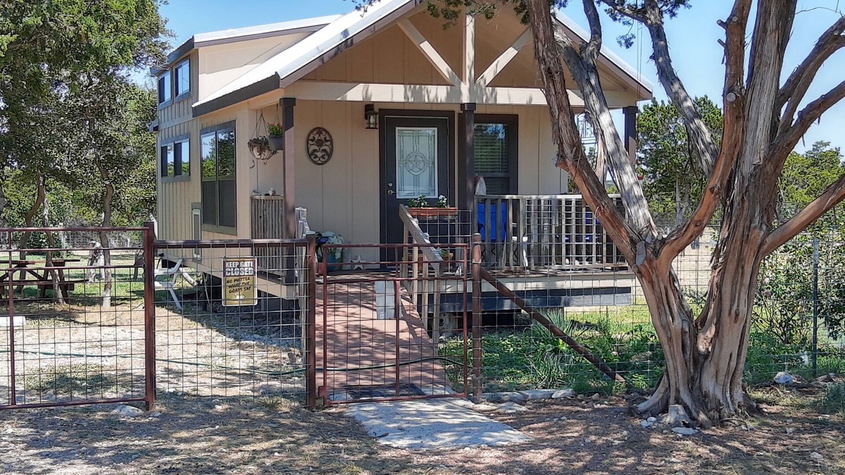 Harper House | Cabin Farm Stay close to Fredericksburg, TX DOGS WELCOME