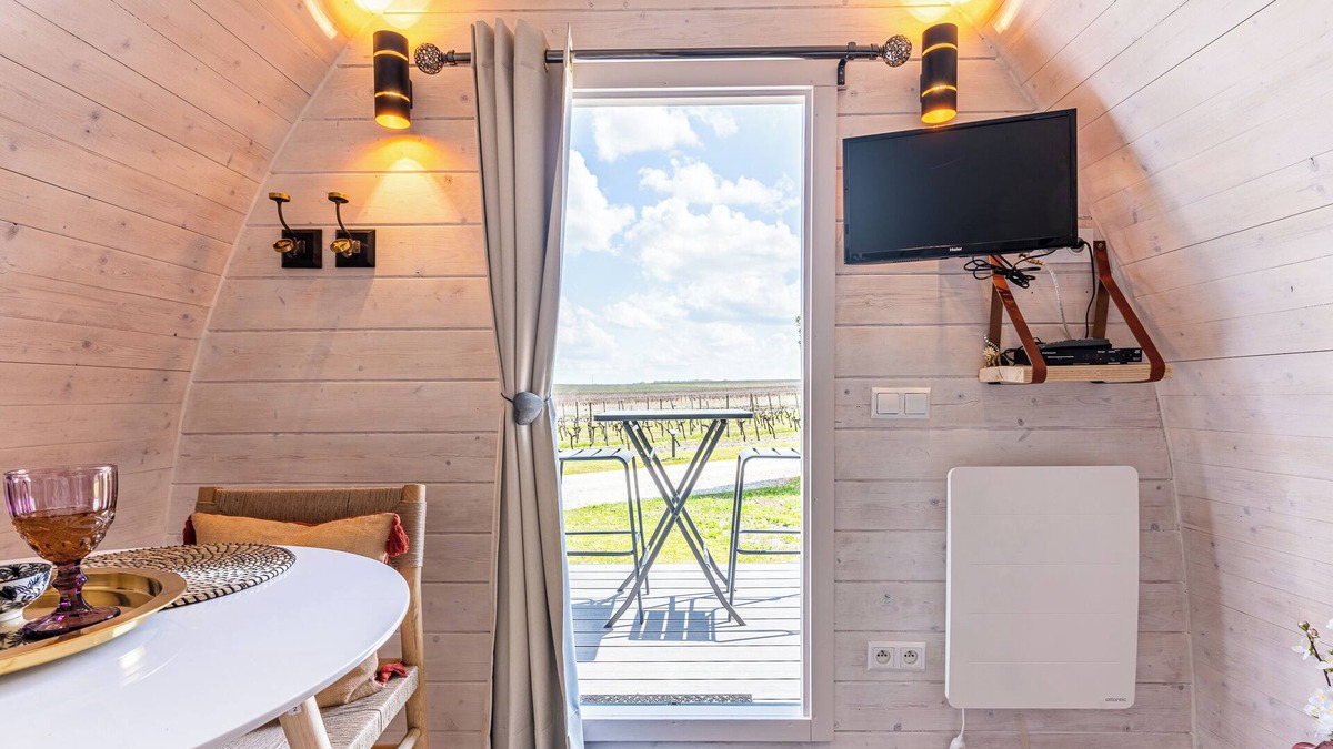Saint-Ciers-Champagne Cabin | Cabin for 2 with spa