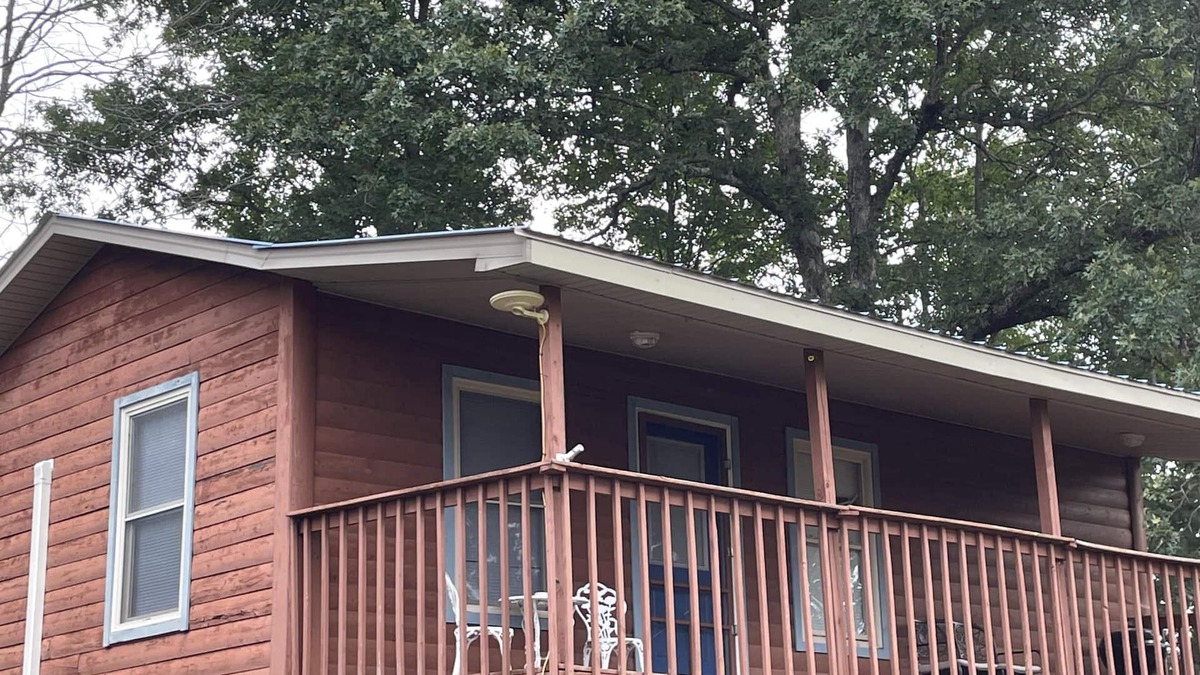 Campton Cabin | Cabin for two with an awesome view hot tub and wi-fi