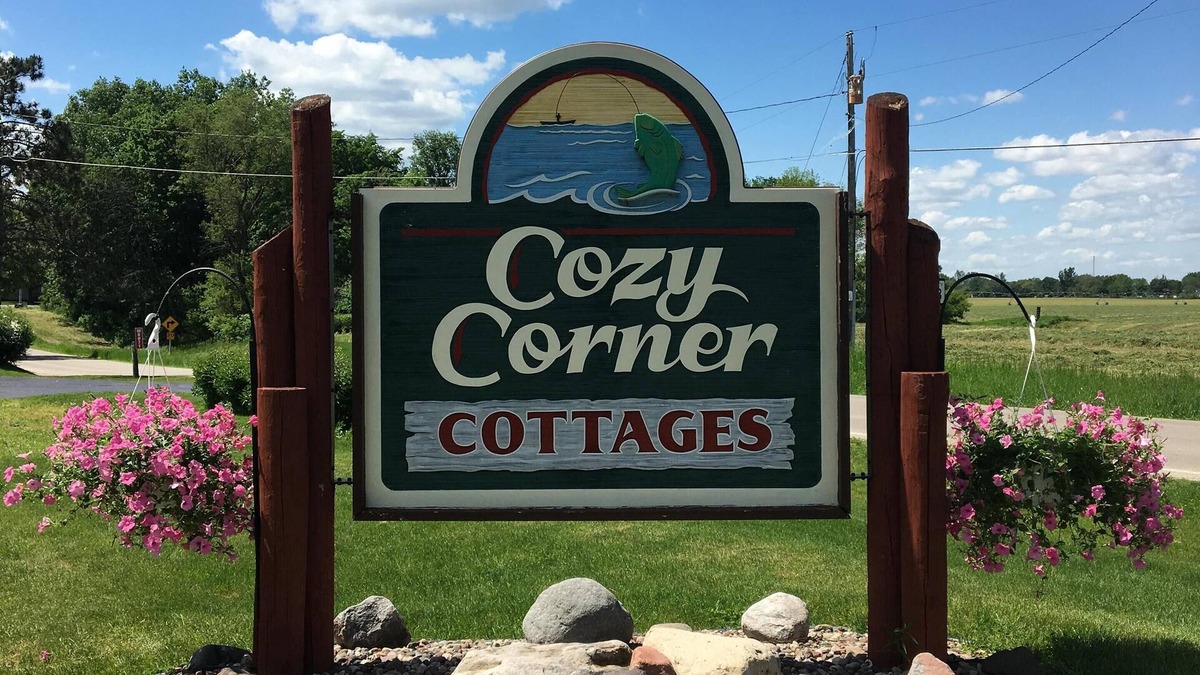 Brice Prairie Cabin | Cabin get away, fishing, kayaking, biking, vacationing, reunions, pet friendly