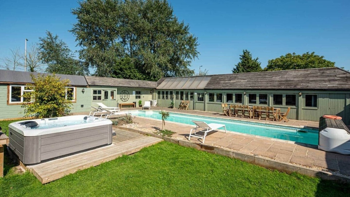 Saltford House | Cabin - Heated pool & hot tub