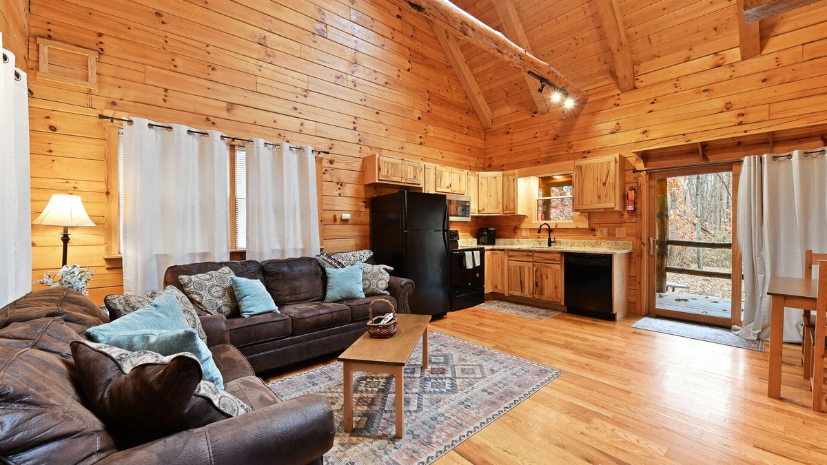 Logan Cabin | Cabin In Hocking Hills! Pet Friendly, Hot Tub, Secluded.