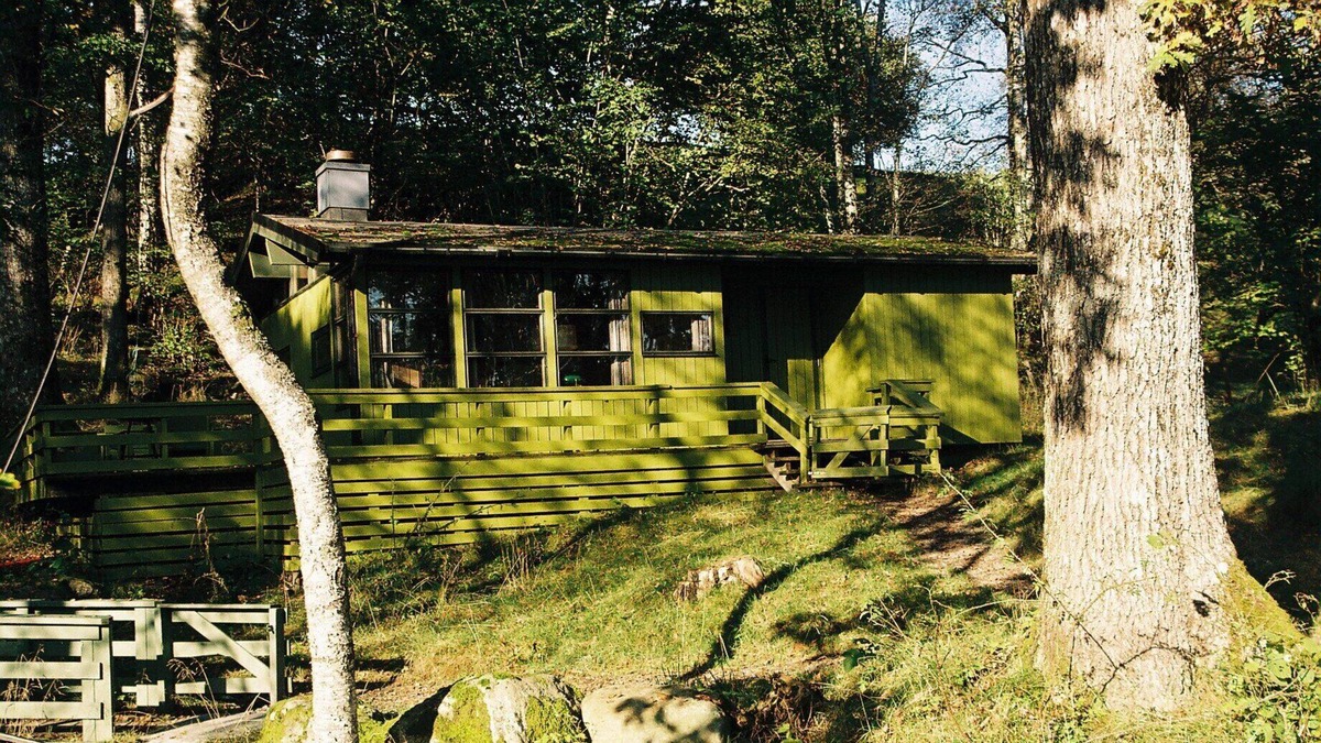 Oystese Cabin | Cabin in meditative oakwood (Neshagen 3)