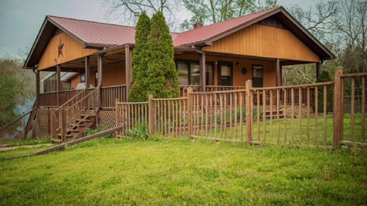 Eminence Cabin | Cabin in the heart of the Ozark National Scenic Riverway!