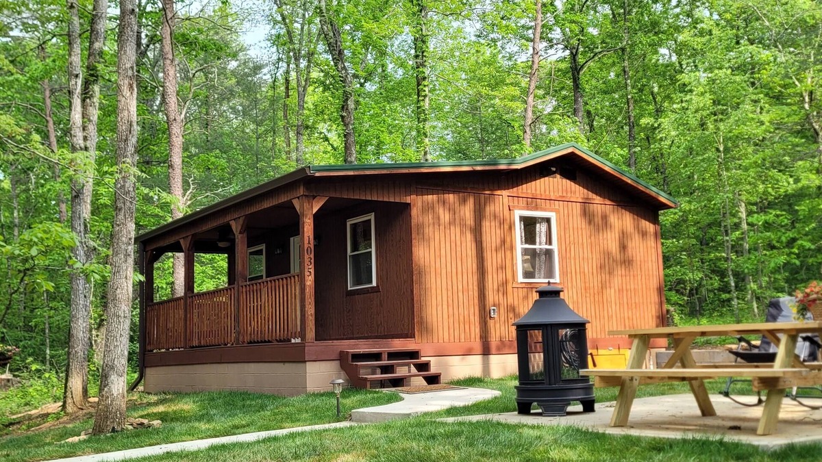 Dayton Cabin | Cabin in the Woods - 5 Miles to Dayton Boat Ramp! 2 miles to NACA Fort Bluff!