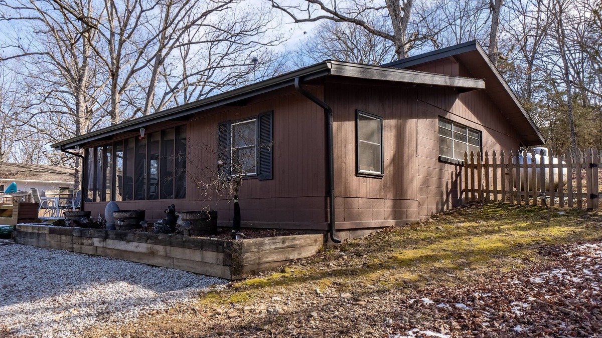 Jenkins House | Cabin in the woods close to Table Rock Lake
