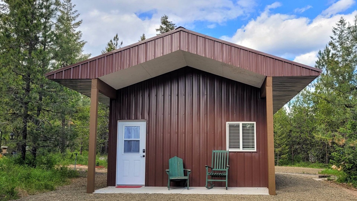 Harvard Cabin | Cabin in the woods with all the comforts of home