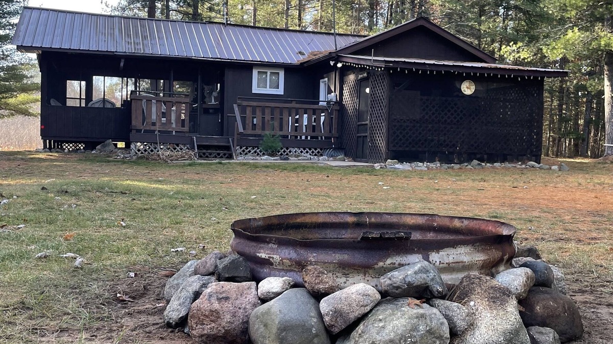 Amberg Cottage | Cabin in waterfall country with trail access and screened porch. Pet friendly!