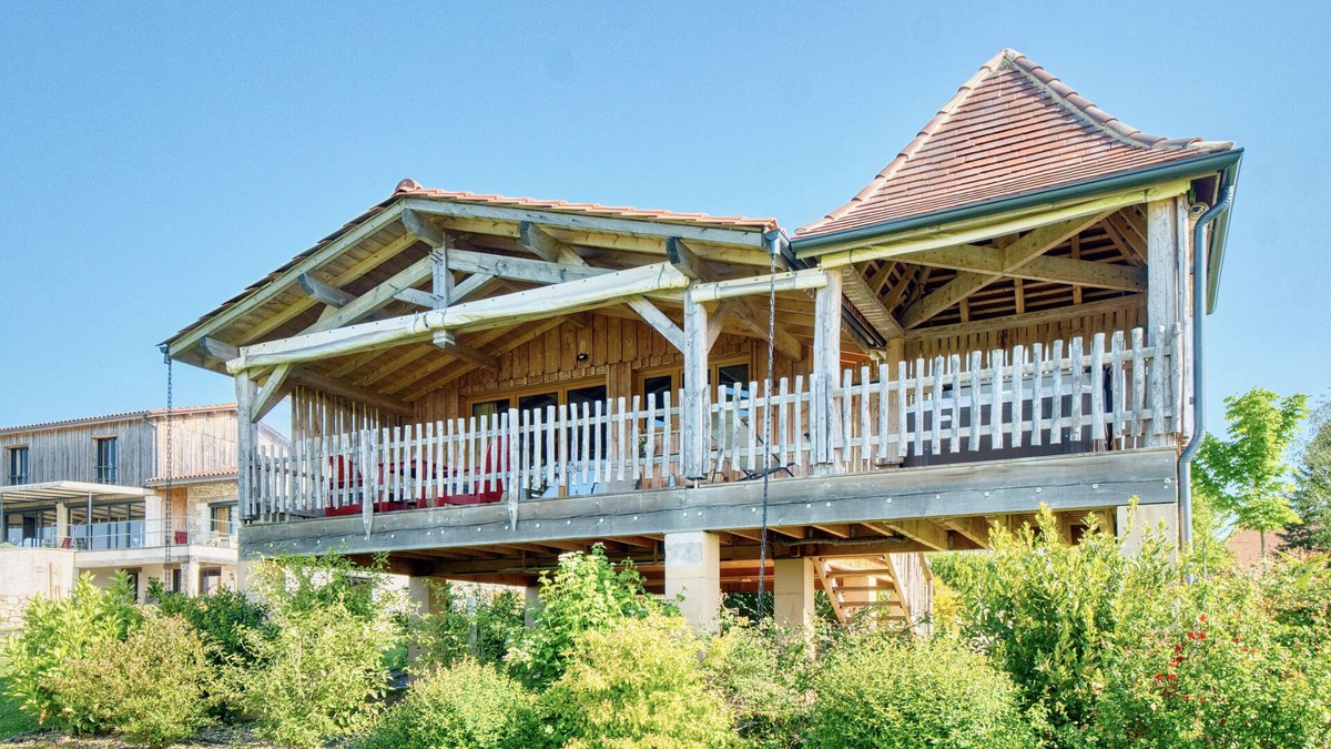 Monbazillac Cabin | Cabin 'Muscadelle' with Shared Pool, Wi-Fi and Air Conditioning