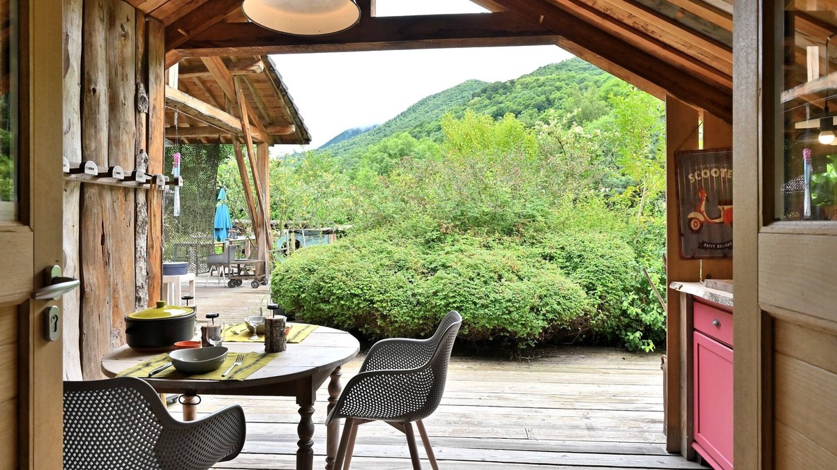 Arrien-en-Bethmale Cabin | Cabin 'Myrtille' with Mountain View, Private Terrace and Private Garden