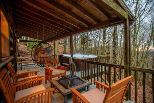 Wolf Laurel House | Cabin near Asheville, Hatley Pt, hot tub, views