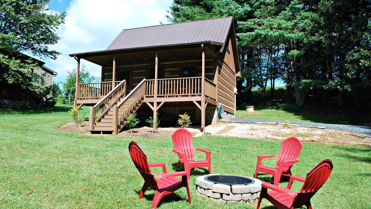 Jefferson Cabin | Cabin Near River,WIFI,Fire Pit,Small Dog Friendly,Smart TV's