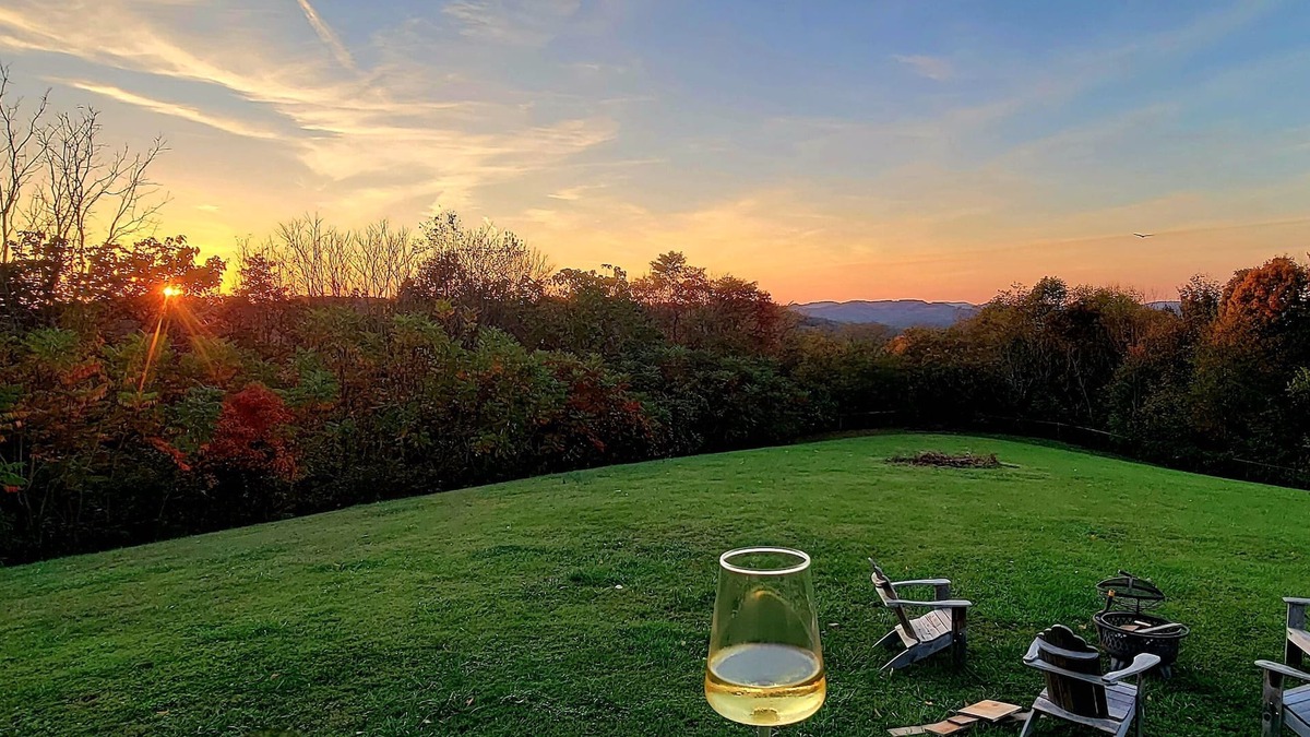 Lancaster Cabin | Cabin Near The Lake with Amazing Sunset Views!