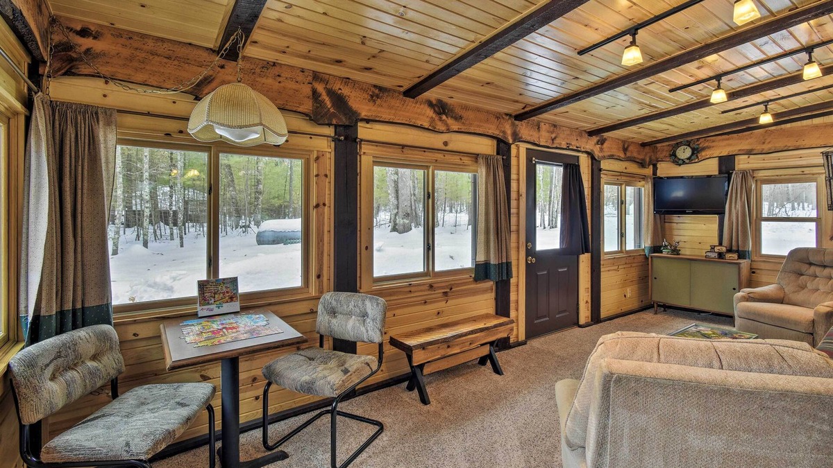 Brazeau Cottage | Cabin Near to Lakes, Atving, Skiing & Natl Forest