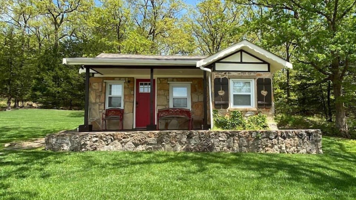 Osage Beach Cabin | Cabin No. 2 @ The Old Swiss Village - Lake View!