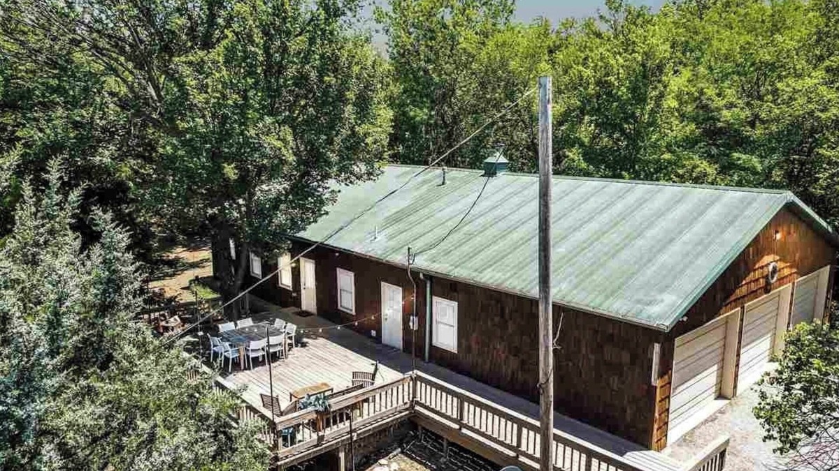 Ponca City Cabin | Cabin on 50 acres, Only 5 Minutes to Ponca City! Hike, Hunt, or Just Relax