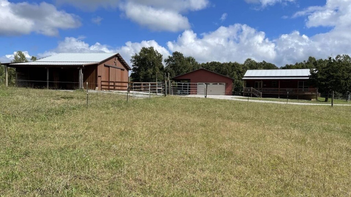 Jamestown Cabin | Cabin on 6 acres with horse barn. Pasture and Woodland views. Trailheads abound.