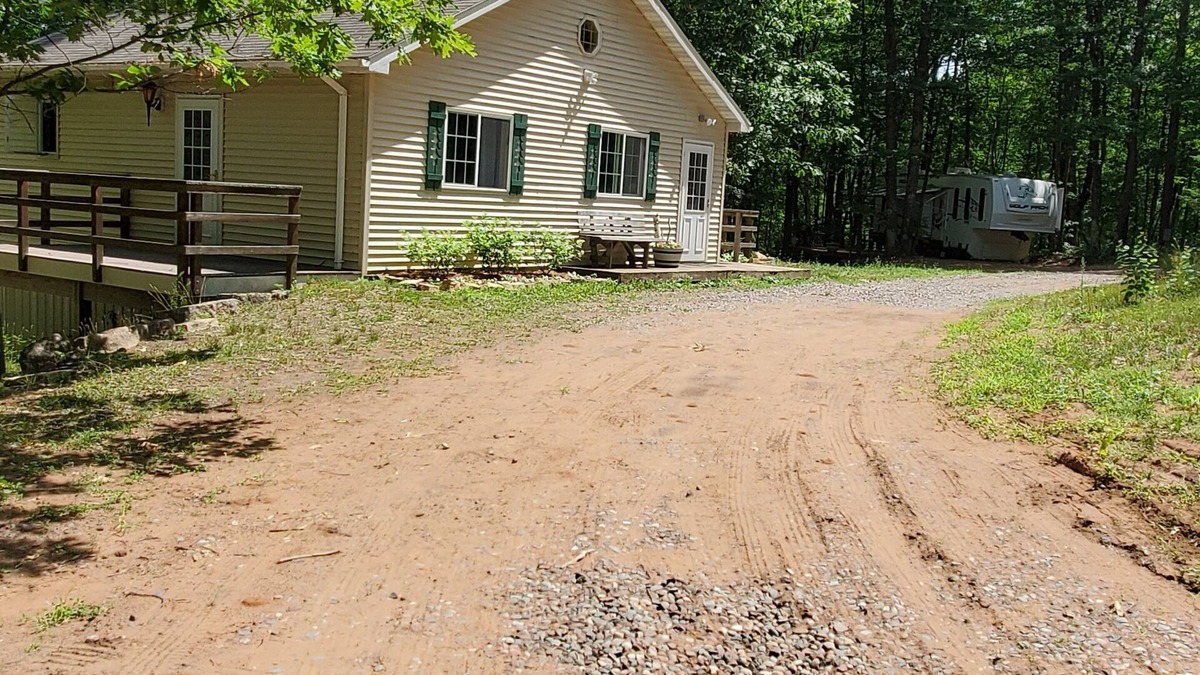Carlton County House | Cabin on a small lake, remote feeling, close to Duluth, ATV Snowmobile hiking