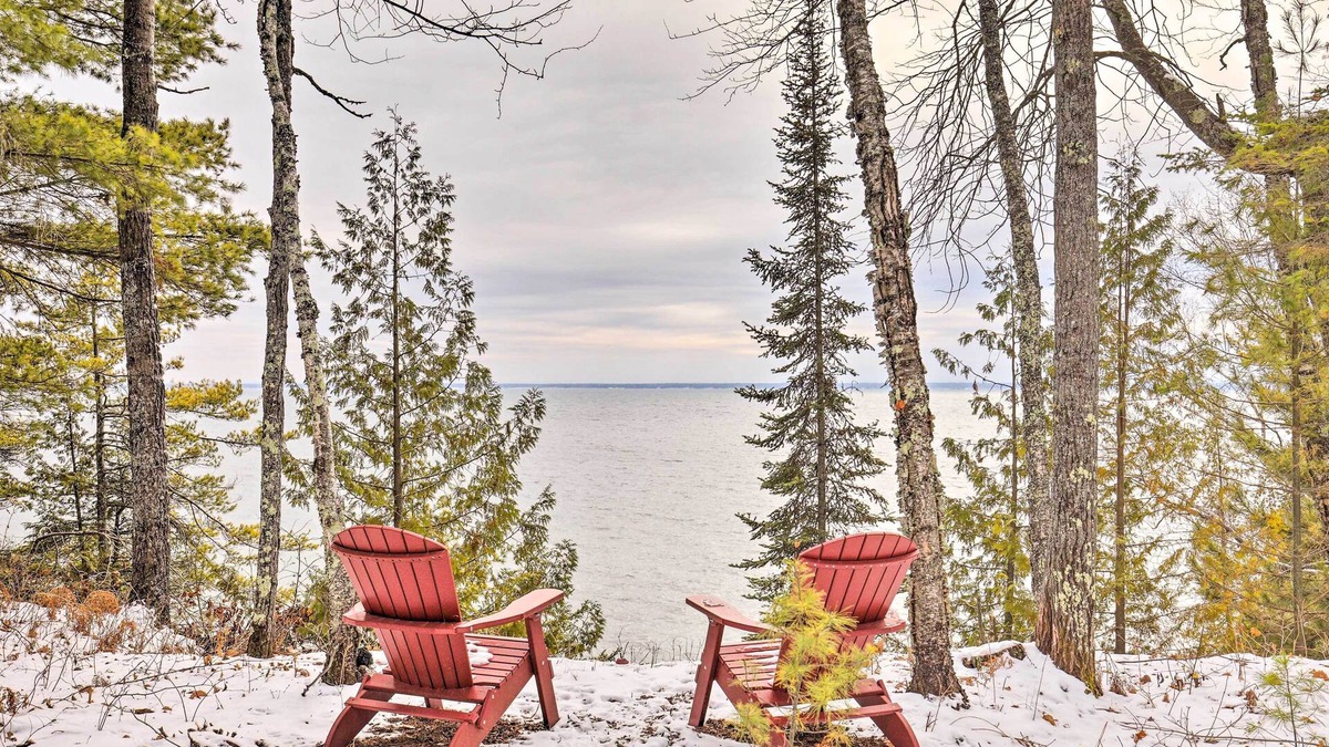 Washburn Apartment | Cabin on Lake Superior ~ 11 Mi to Bayfield!