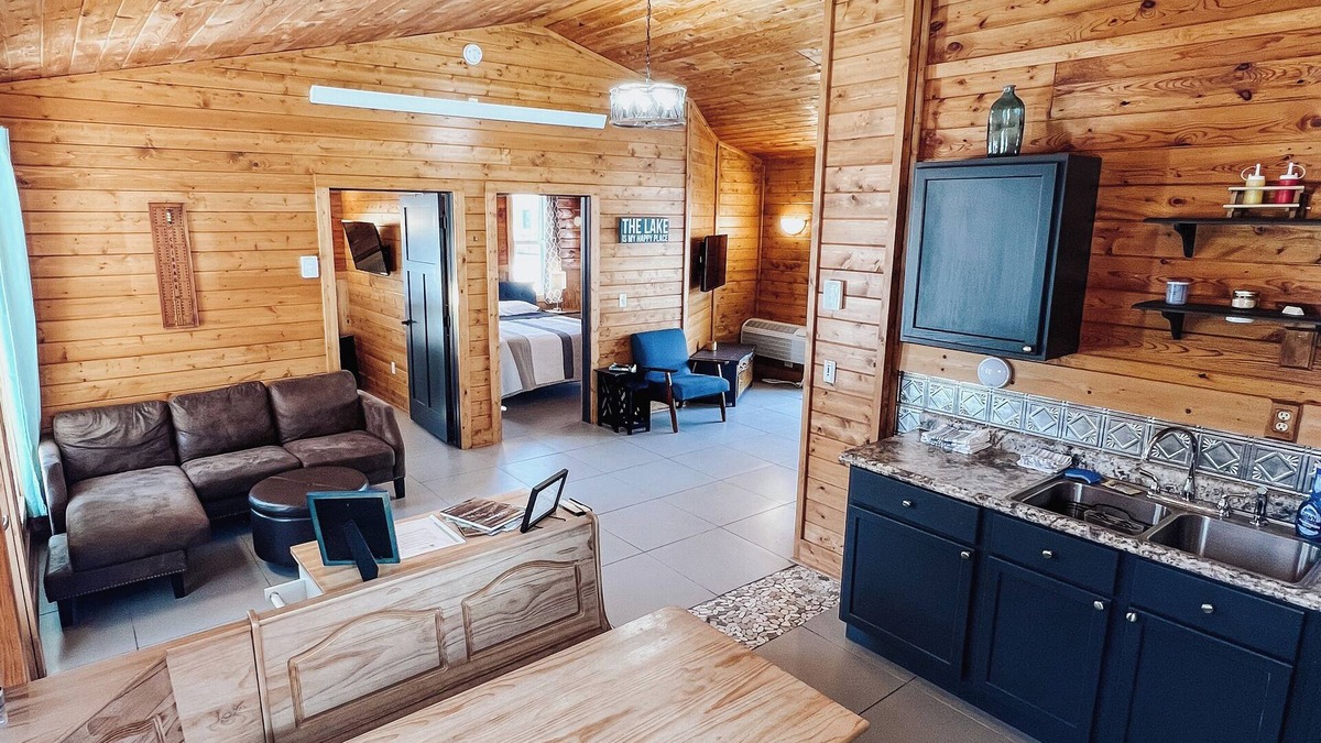Brainerd Cabin | Cabin on private beach on a lake near Brainerd! 2 bedrooms, sleeps 7!