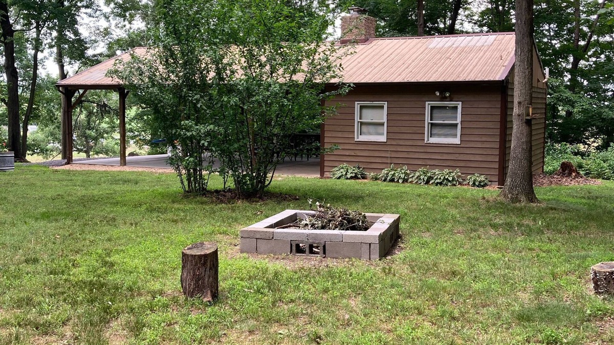 Linville Cabin | Cabin on the farm in Rockingham County