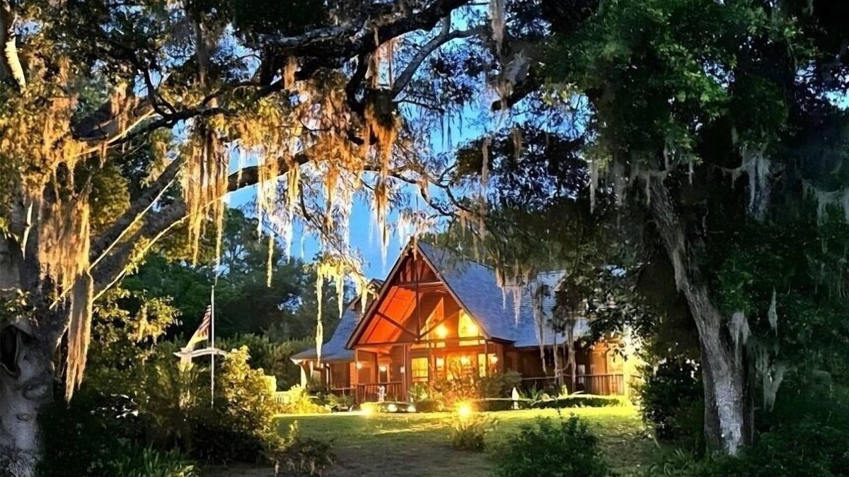 Lake Helen House | Cabin On The Lake
