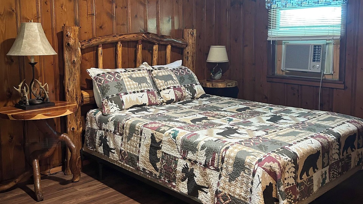 Steelville Cabin | Cabin on the Meramec River - 3