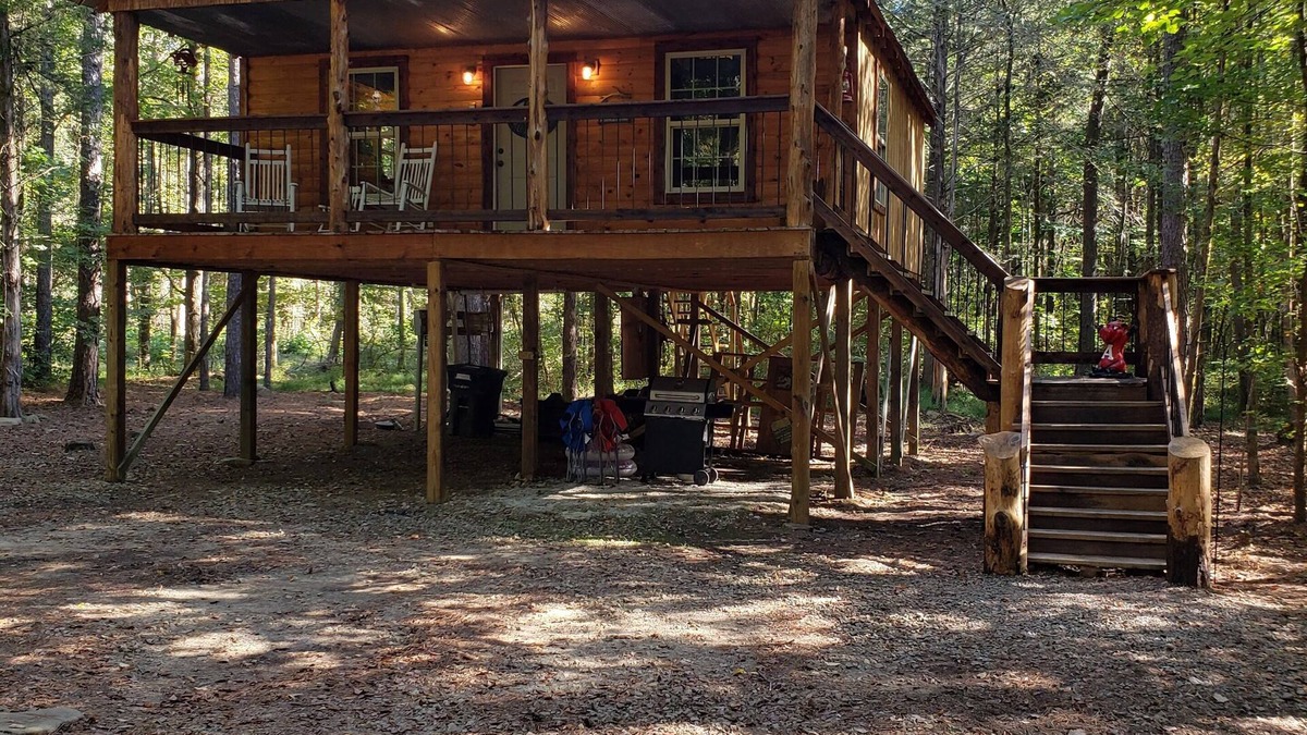 Ozone Cabin | Cabin overlooking creek close to National Forrest a great place to relax