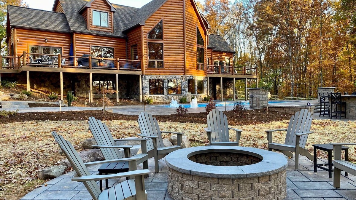 West Fairfax House | Cabin, Pool, Hot Tub, Lake, Wineries and Mountains Oh My!