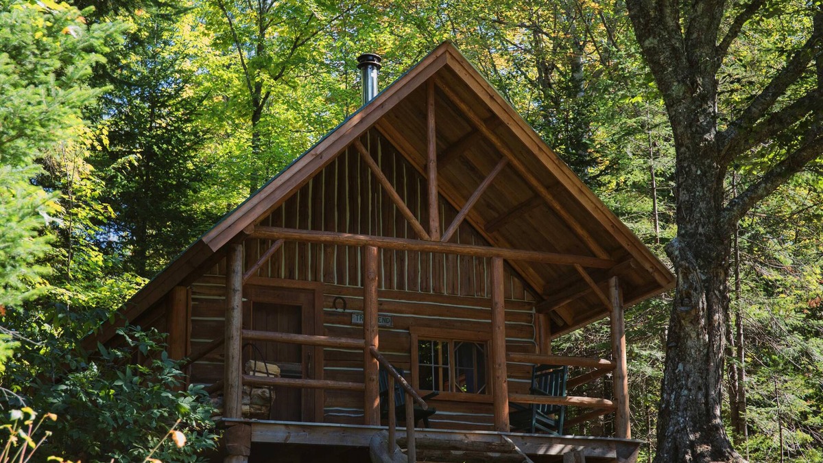 Greenville Ski Chalet | Cabin, Queen Bed with Shared Bathroom