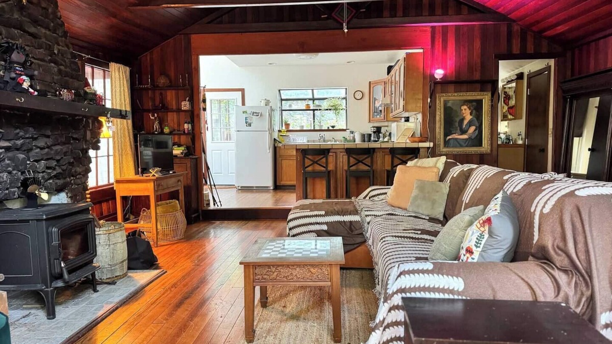 Camp Meeker House | Cabin Retreat! 2-BR w/PVT Deck in Camp Meeker
