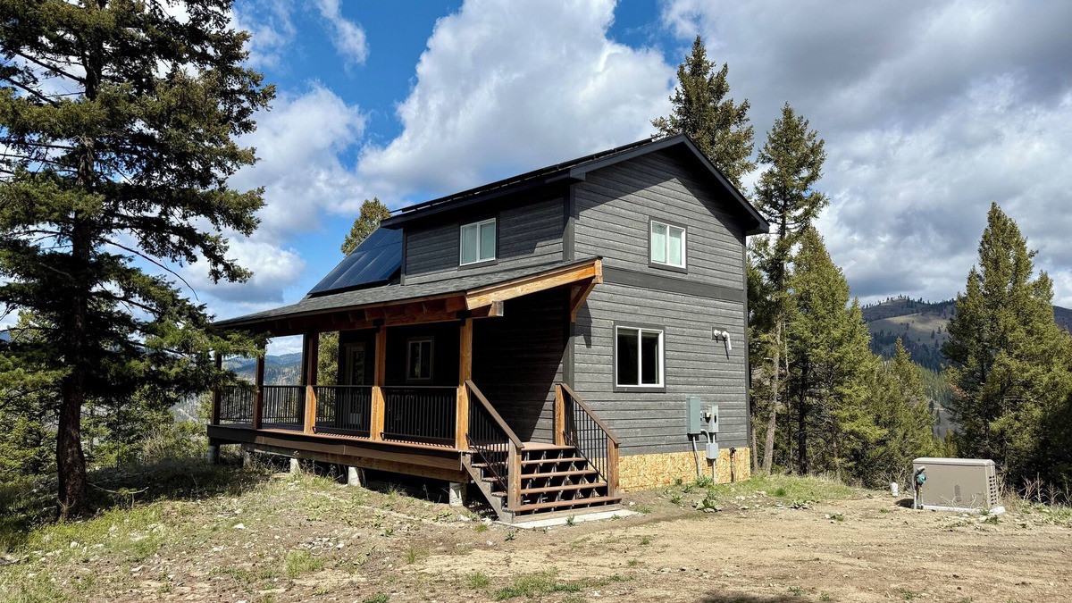 Clinton Cabin | Cabin Retreat: Mountain Views, Starlink Wi-Fi, Stargazing, Hiking, Adventures!