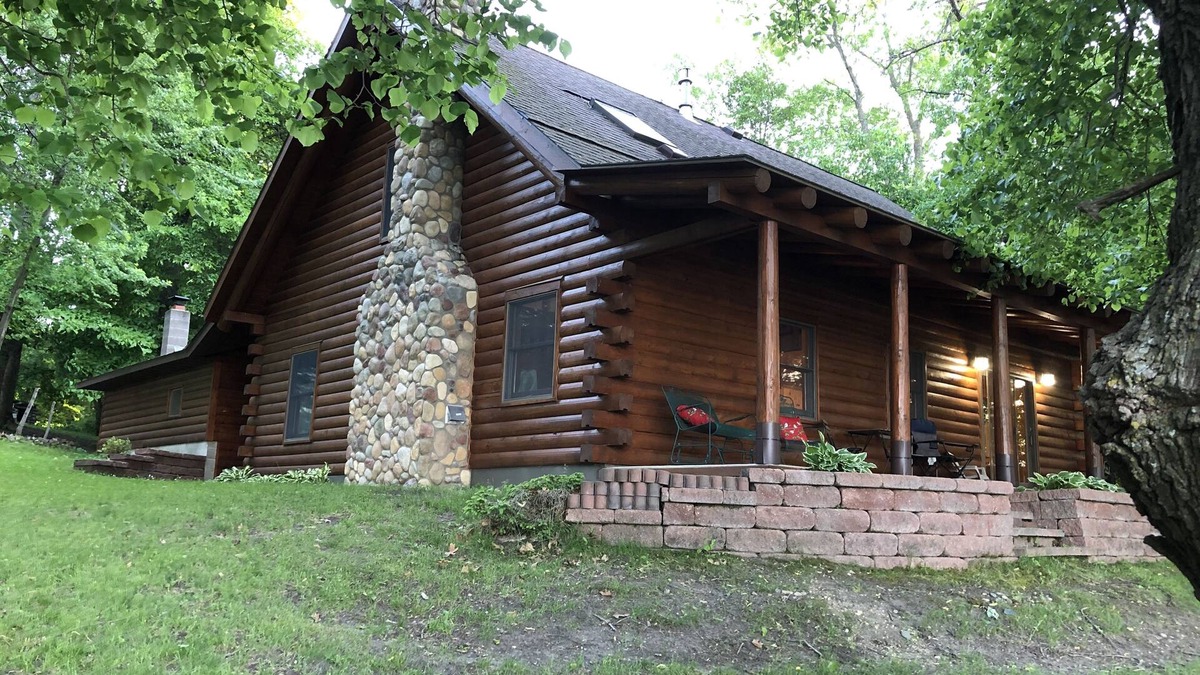 Paynesville House | Cabin Retreat