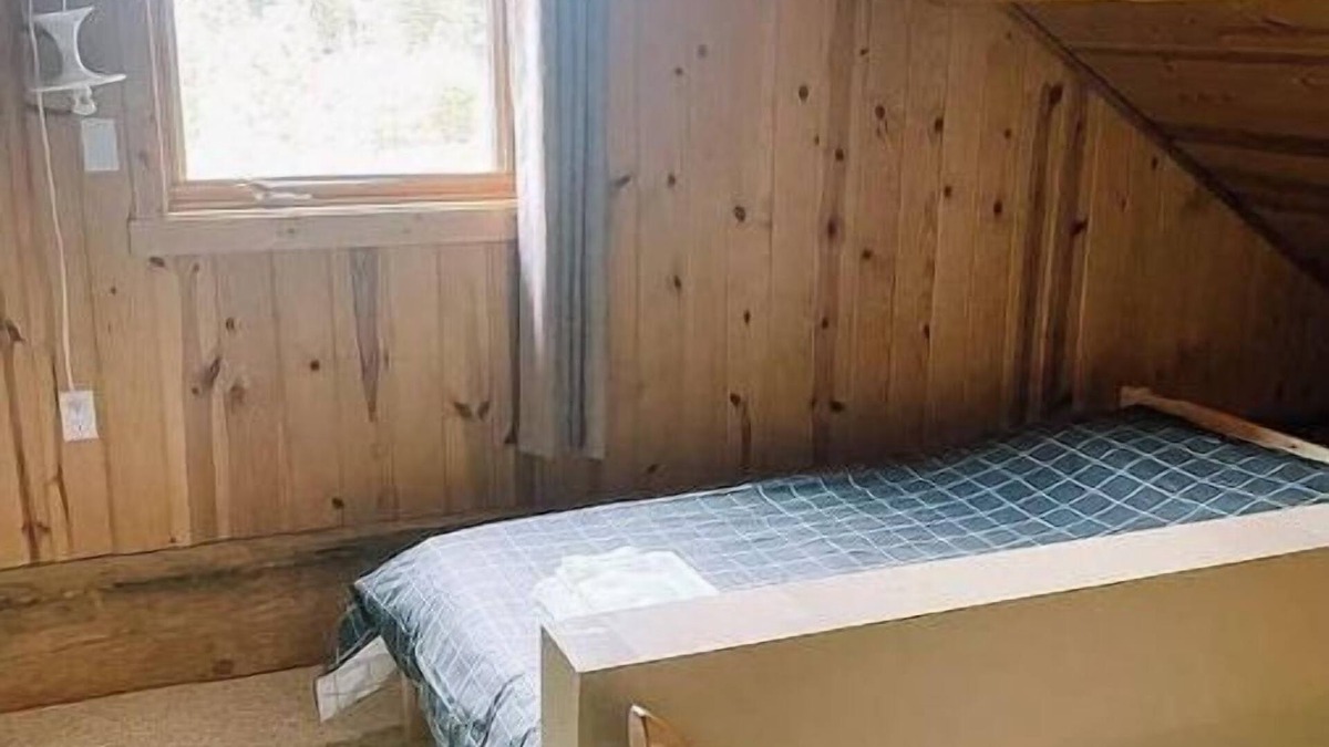 Lac Le Jeune Cabin | Cabin(s) available for family(s) next to other
