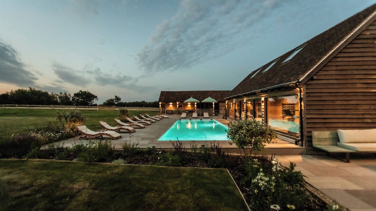 Abbess Roding Cabin | Cabin set in rural Kent on a private plot of 30 acres with use of a pool