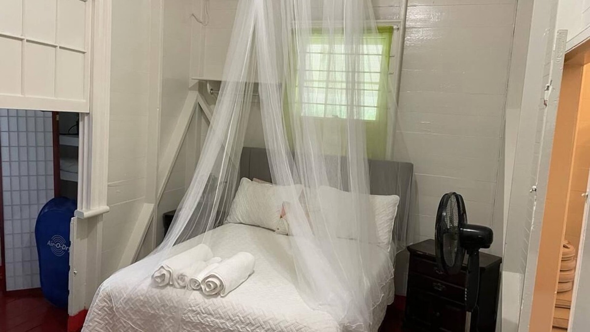 Port Antonio Cabin | Cabin style family home, great views, 15mins from renown beaches in Port Antonio