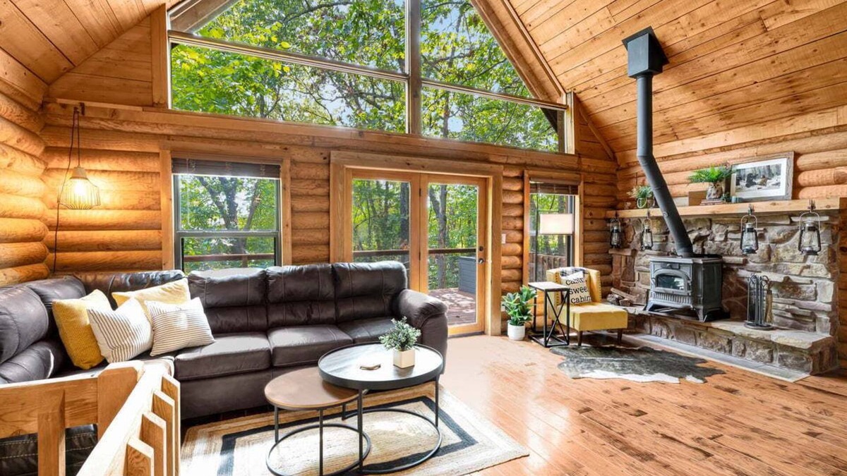 Beaver Shores Cabin | Cabin Sweet Cabin - Modern Log Cabin @ Beaver Lake W/Hot Tub