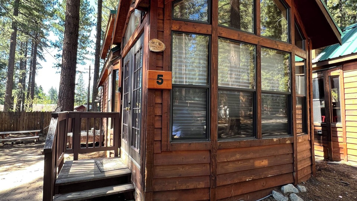 South Lake Tahoe Cabin | Cabin w/Loft in South Lake Tahoe - 15 Mins from Skiing, Stateline & Emerald Bay