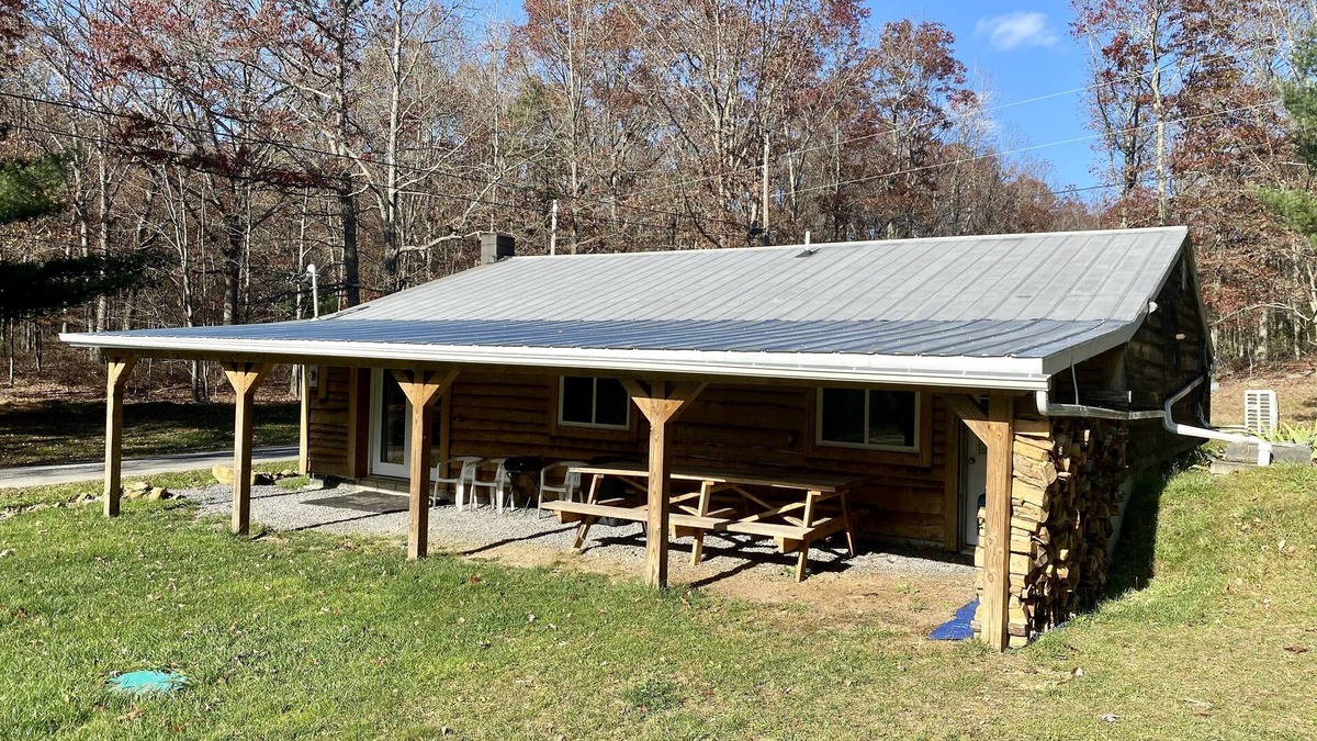 Franklin Cabin | Cabin where the black top ends.Cabin 1