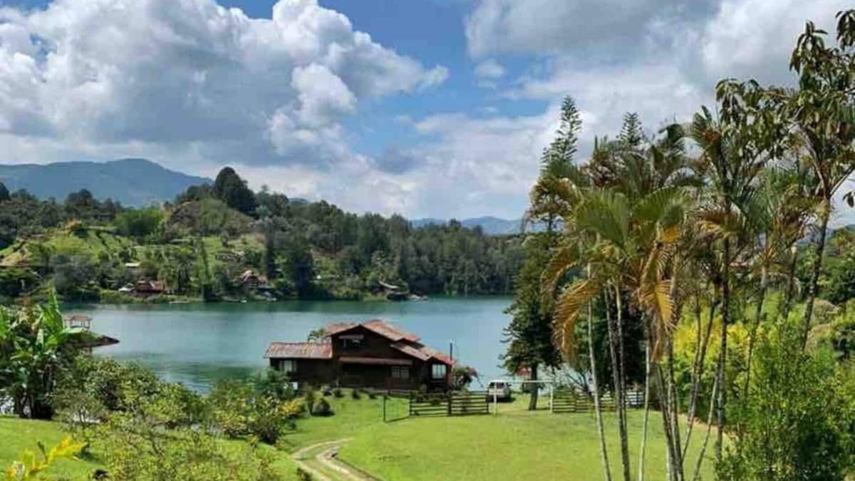 Guatape Cottage | Cabin with exit to the lake and view of the stone - Guatapé - Colombia