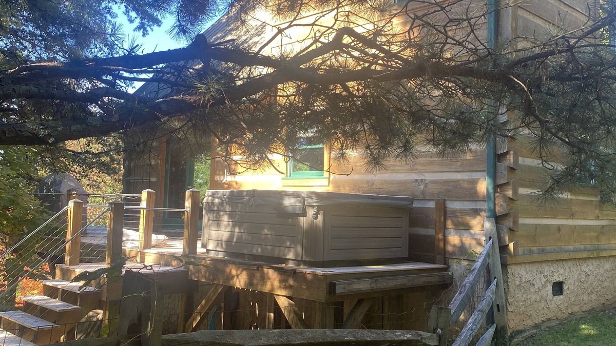 Traphill Cabin | Cabin with Hot Tub on Golf Course Close to Stone Mountain State Park