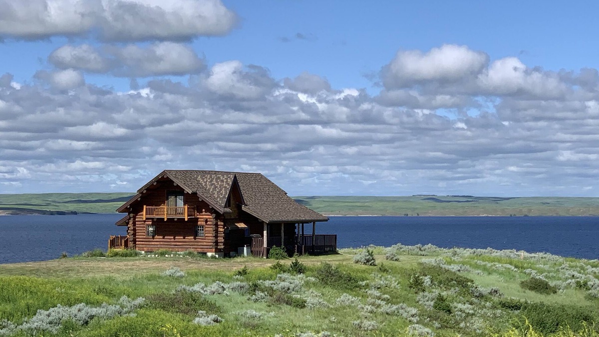 Mission Ridge Cabin | Cabin with spectacular views! Hunting and fishing paradise.