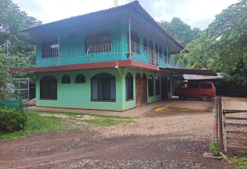 Playa Conchal Hotel | Cabinas Hoja del Bosque