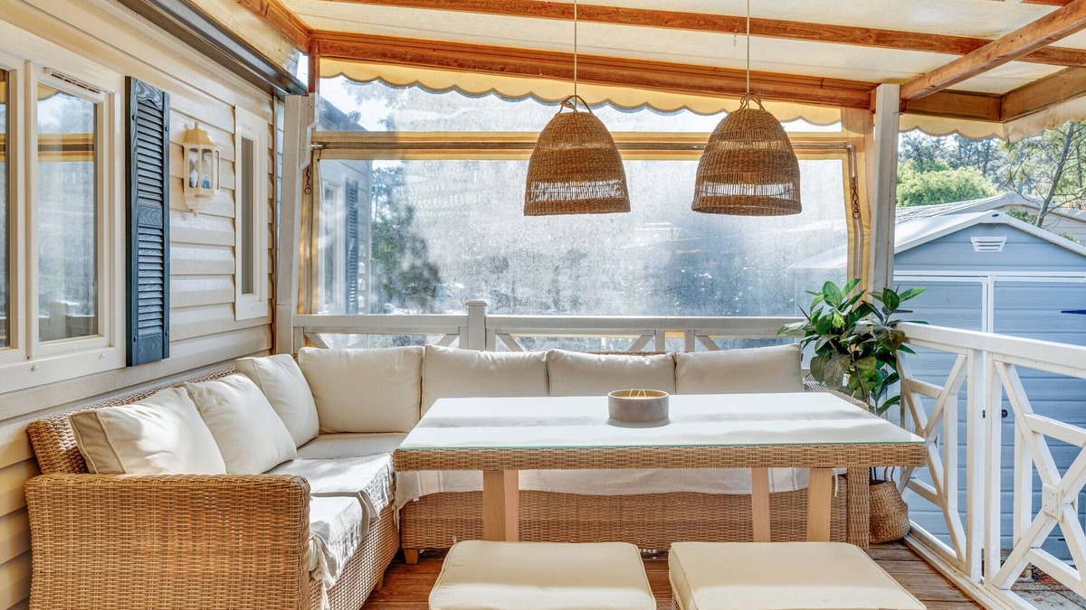 Claouey RV Rental | Cabine 70 - Mobile Home 'Lège-Cap-Ferret' with Private Terrace, Private Garden and Air Conditioning