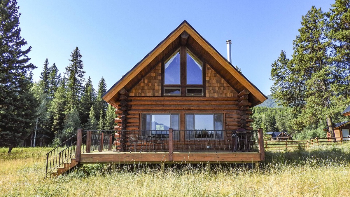Polebridge Cabin | Cabins At Hay Creek- Beautiful Log Cabin Stunning Views of Glacier National Park
