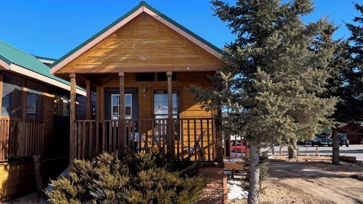 Mammoth Creek Cabin | Cabins by Panguitch Lake: Where Rustic Charm Meets Amazing Fishing!
