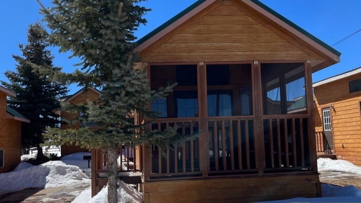 Mammoth Creek Cabin | Cabins by Panguitch Lake: Where Rustic Charm Meets Amazing Fishing!