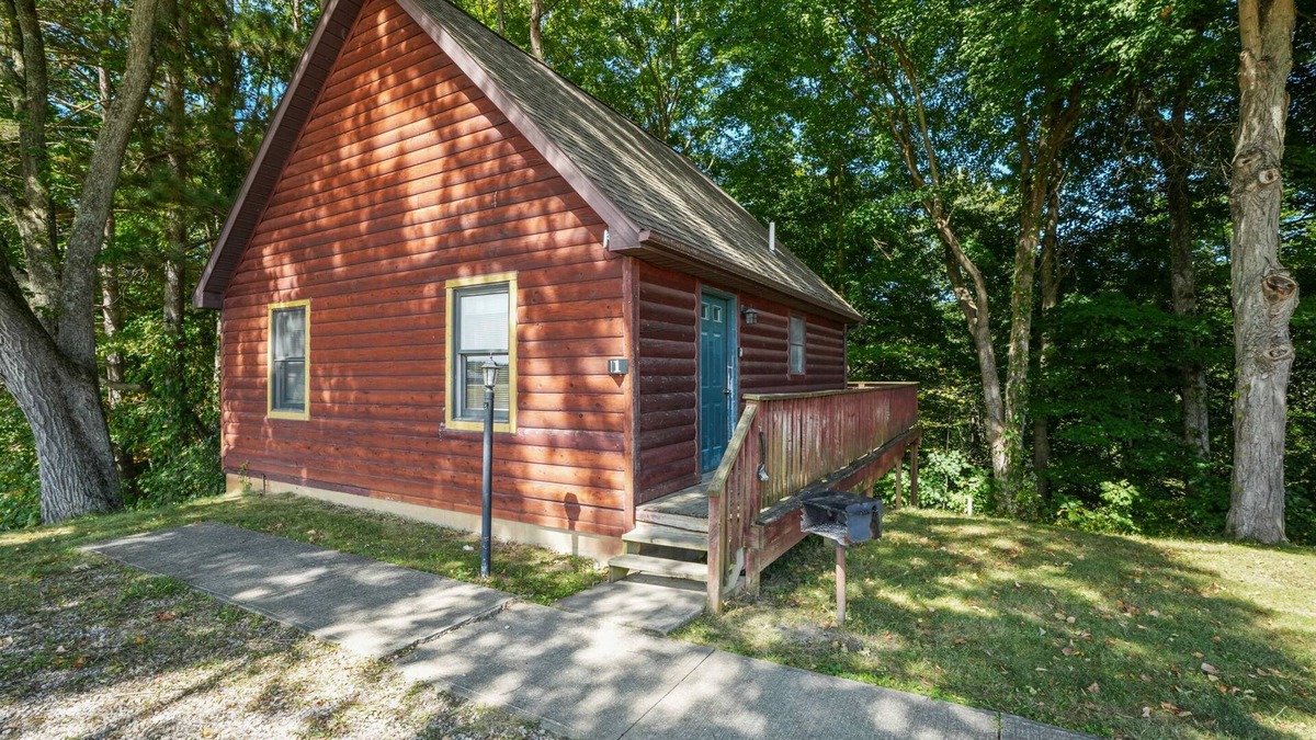 Logan Cabin | Cabins In Hocking - Retreat cabin #1