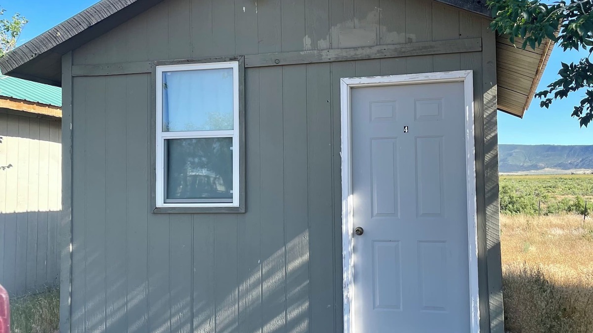 Redvale Cabin | Cabins @ The Basin Store. Perfect for summer basecamp to all your adventures!